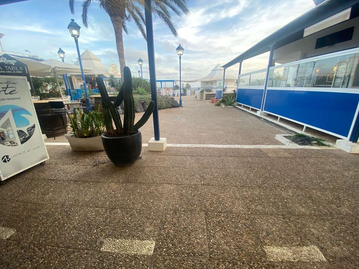 Imagen 2 de la propiedad Gewerbefläche mit vielfältigen Nutzungsmöglichkeiten in Costa Teguise.