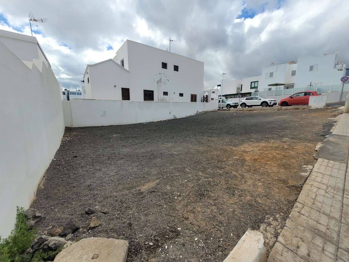 Imagen 2 de la propiedad Excellent Opportunity in Playa Honda – Second Line from the Seafront.