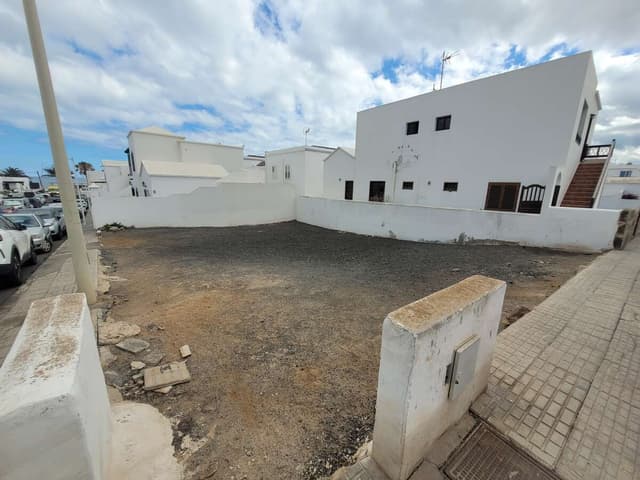 Imagen de la propiedad Excellent Opportunity in Playa Honda – Second Line from the Seafront.