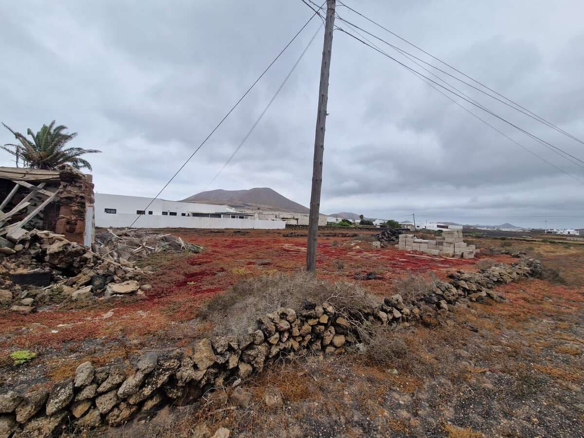 Imagen 2 de la propiedad Exklusives Baugrundstück im ruhigen Ort Tiagua.