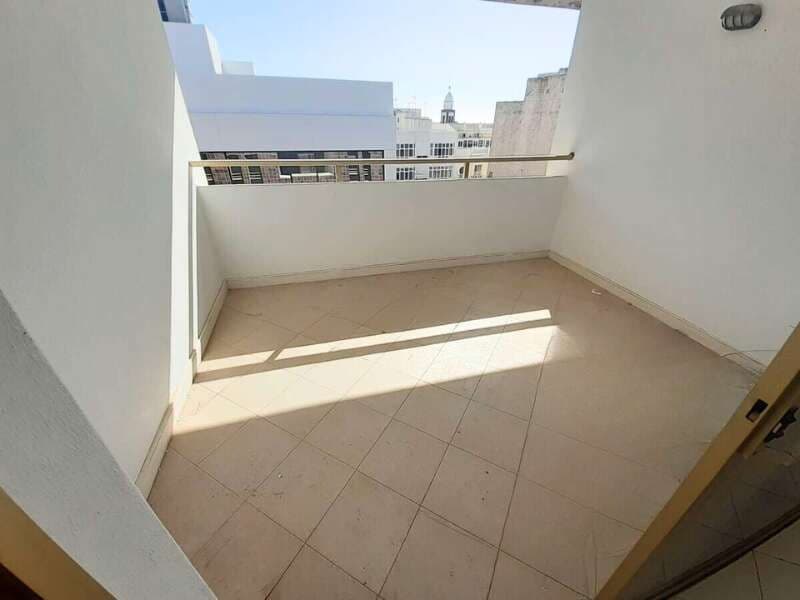 Imagen 3 de la propiedad "Penthouse in the Heart of Arrecife – Calle Real"