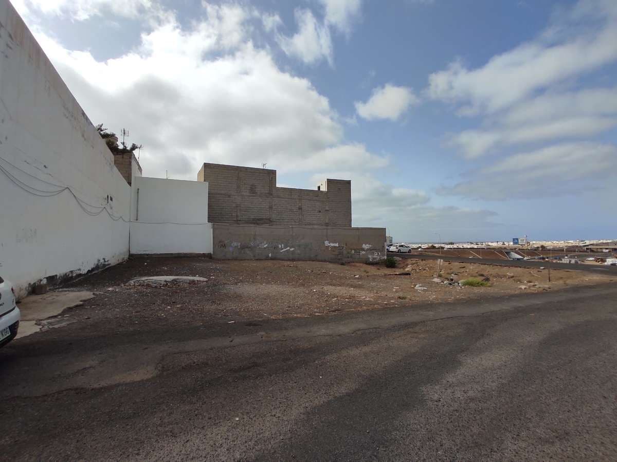 Imagen 2 de la propiedad On occasion 280m² of urban land in Maneje