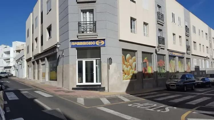 Local comercial cerca del Charco San Ginés, Arrecife