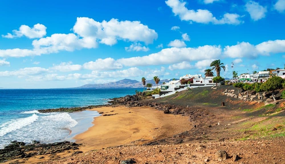 ¿Por qué comprar una casa en Playa Blanca?
