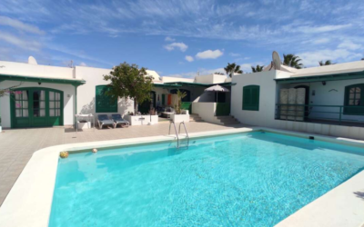 Bungalow in complex with pool 400 meters from the beach in Puerto del Carmen